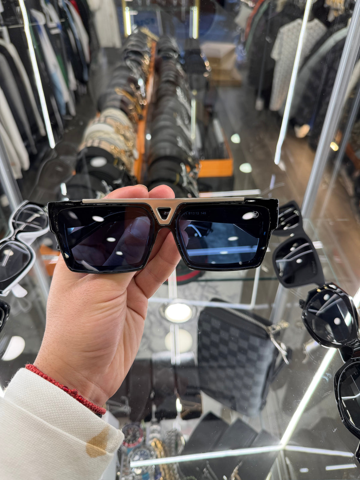 SUNGLASSES - LOUIS VUITTON 1+1