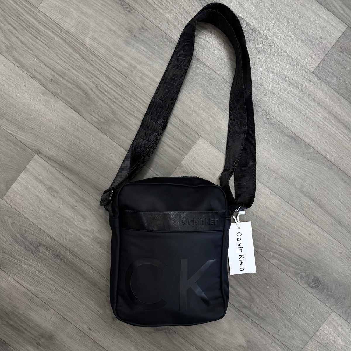 ΤΣΑΝΤΑΚΙ - CALVIN KLEIN