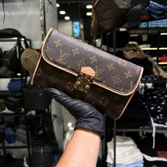 WOMEN BAGS - Louis Vuitton     Pochette Métis